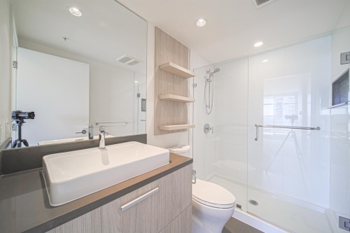 2207-3007 Glen Drive, Coquitlam, BC 