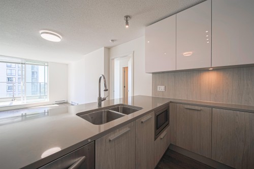 2207-3007 Glen Drive, Coquitlam, BC 