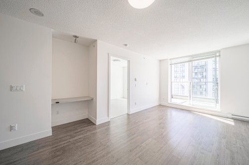 2207-3007 Glen Drive, Coquitlam, BC 