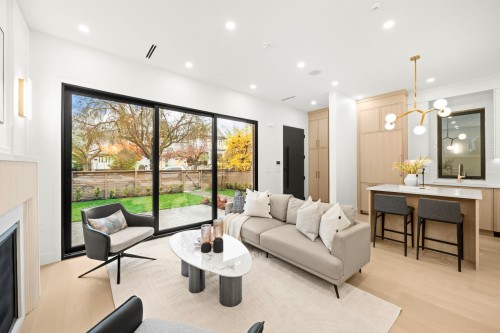 1095 14Th Avenue E, Vancouver, BC 