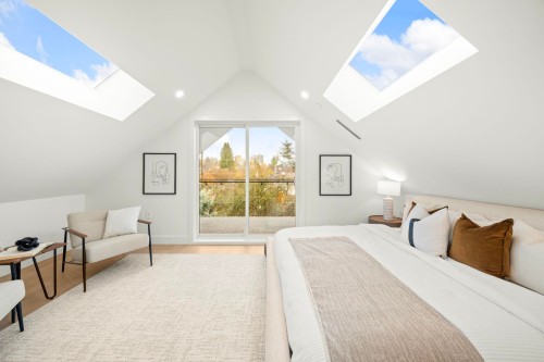 1095 14Th Avenue E, Vancouver, BC 