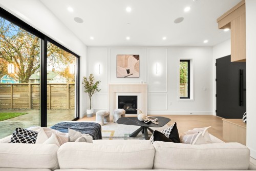 2965 Glen Drive, Vancouver, BC 