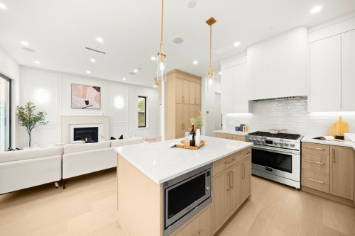 2965 Glen Drive, Vancouver, BC 