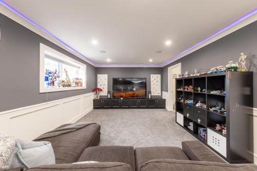 6326 Dawson Street, Burnaby, BC 