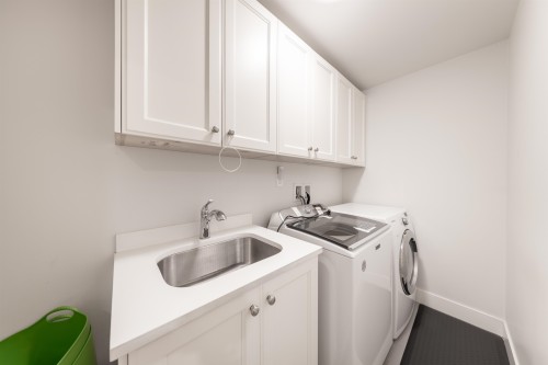 6326 Dawson Street, Burnaby, BC 