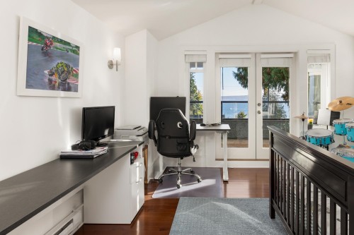 2623 Lawson Avenue, West Vancouver, BC 