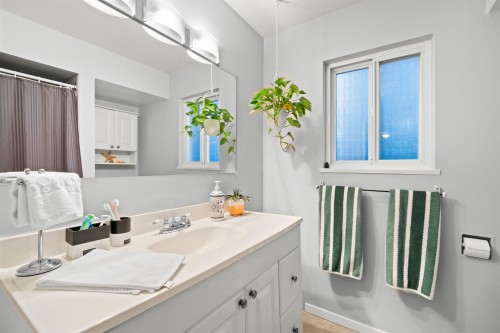 3949 Sefton Street, Port Coquitlam, BC 