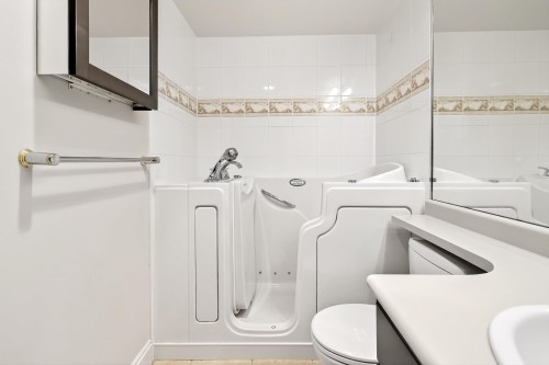 213-220 Newport Drive, Port Moody, BC 