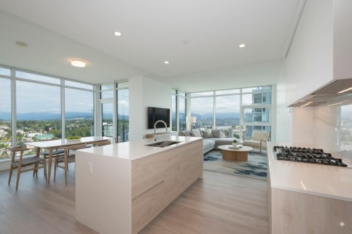 4004-680 Quayside Drive  New Westminster, BC V3M 0P2