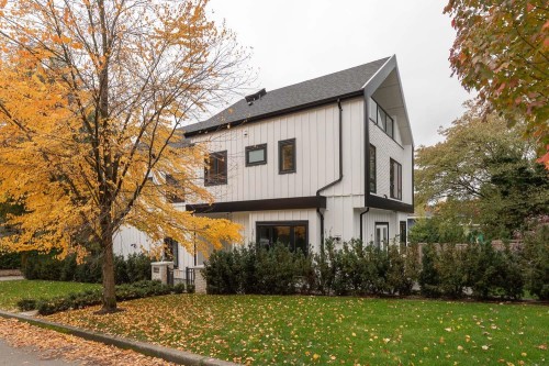 3075 Courtenay Street, Vancouver, BC 