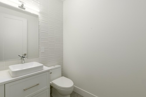 3075 Courtenay Street, Vancouver, BC 