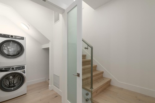 3075 Courtenay Street, Vancouver, BC 