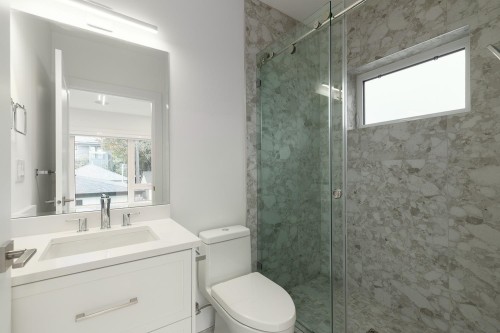 3075 Courtenay Street, Vancouver, BC 