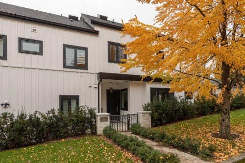 3075 Courtenay Street, Vancouver, BC 