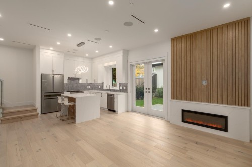 3075 Courtenay Street, Vancouver, BC 