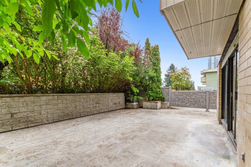 112-590 Whiting Way, Coquitlam, BC 