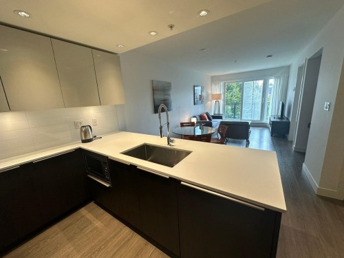 327-1588 E Hastings St, Vancouver, BC 