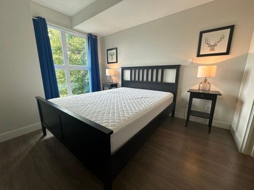 327-1588 E Hastings St, Vancouver, BC 