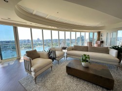 3002-388 Drake St  Vancouver, BC V6B 6A8