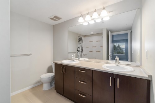 405-3110 Dayanee Springs Boulevard, Coquitlam, BC 