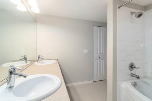 405-3110 Dayanee Springs Boulevard, Coquitlam, BC 