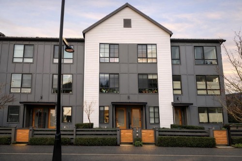 1344 Halyard Place  Squamish, BC V8B 2A1