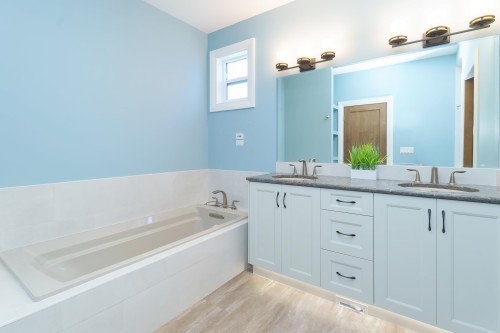 1055 Charland Avenue, Coquitlam, BC 