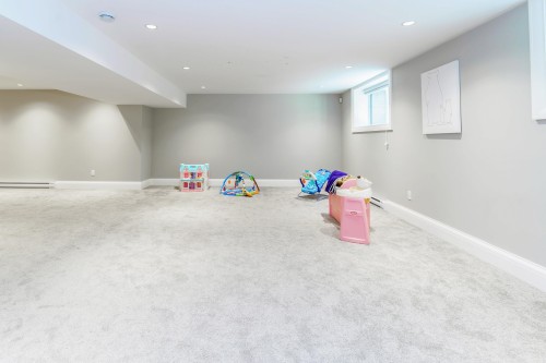 1055 Charland Avenue, Coquitlam, BC 