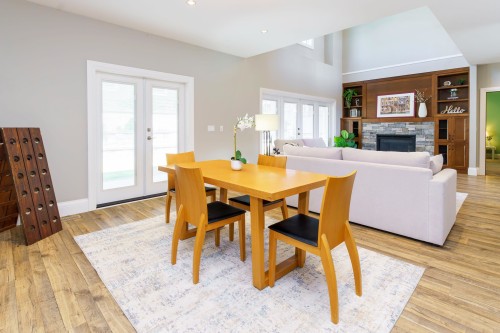 1055 Charland Avenue, Coquitlam, BC 