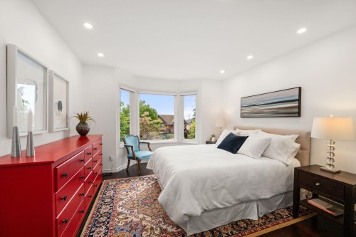 262 10Th Street E, North Vancouver, BC 