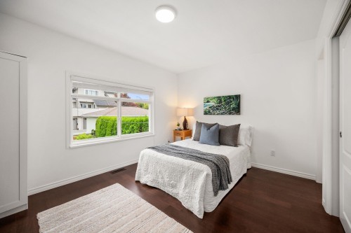 262 10Th Street E, North Vancouver, BC 