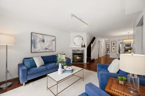 262 10Th Street E, North Vancouver, BC 