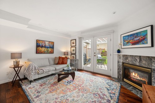 262 10Th Street E, North Vancouver, BC 