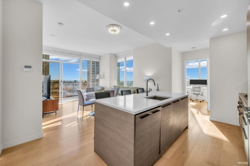 1005-6288 Cassie Avenue  Burnaby, BC V5H 0H7