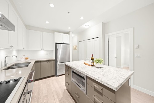 312-3399 Noel Drive, Burnaby, BC 