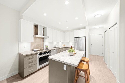 312-3399 Noel Drive, Burnaby, BC 