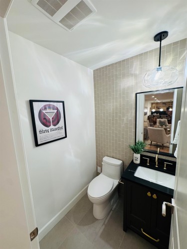 690 Windsor Road E, North Vancouver, BC 