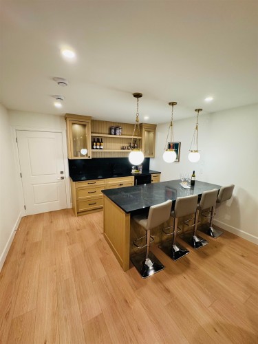 690 Windsor Road E, North Vancouver, BC 