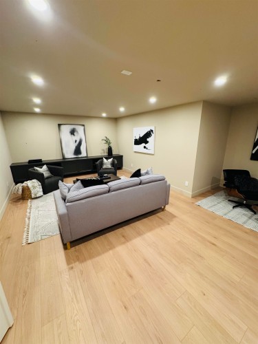 690 Windsor Road E, North Vancouver, BC 