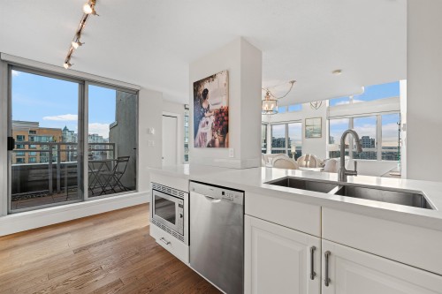 2204-1238 Richards Street, Vancouver, BC 