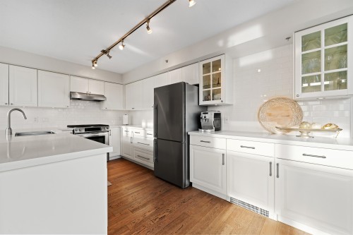 2204-1238 Richards Street, Vancouver, BC 