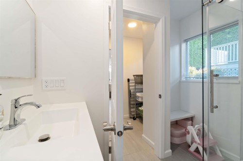 456 Montroyal Boulevard, North Vancouver, BC 