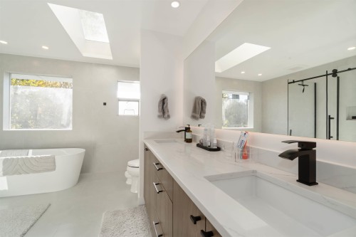 456 Montroyal Boulevard, North Vancouver, BC 