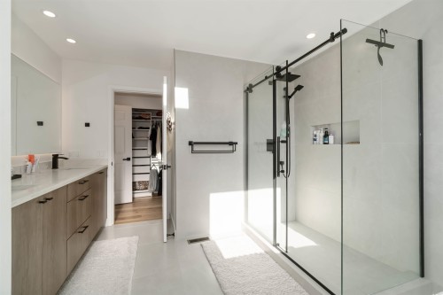 456 Montroyal Boulevard, North Vancouver, BC 