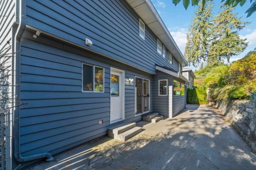 456 Montroyal Boulevard, North Vancouver, BC 