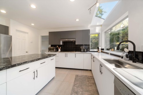 456 Montroyal Boulevard, North Vancouver, BC 