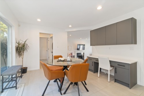 456 Montroyal Boulevard, North Vancouver, BC 