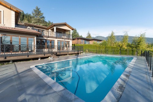 1118 Crestline Road, West Vancouver, BC 