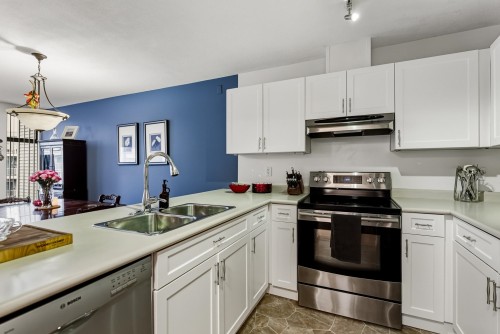 320-1220 Lasalle Place, Coquitlam, BC 