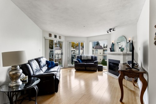 320-1220 Lasalle Place, Coquitlam, BC 